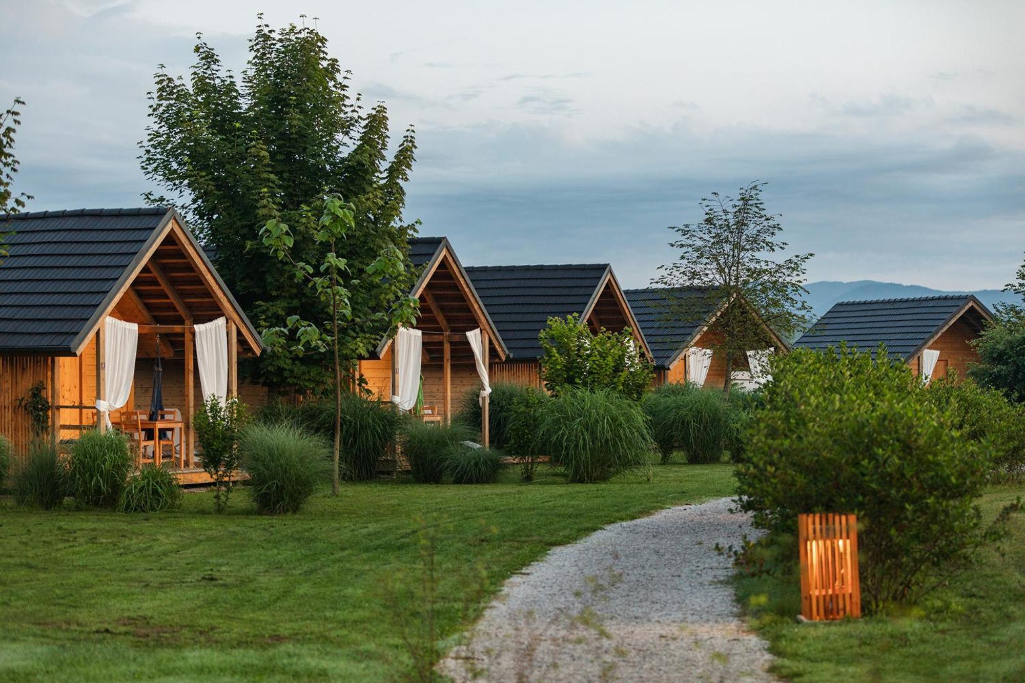 Glamping Kolpa Resort Gradac Zewnętrze zdjęcie